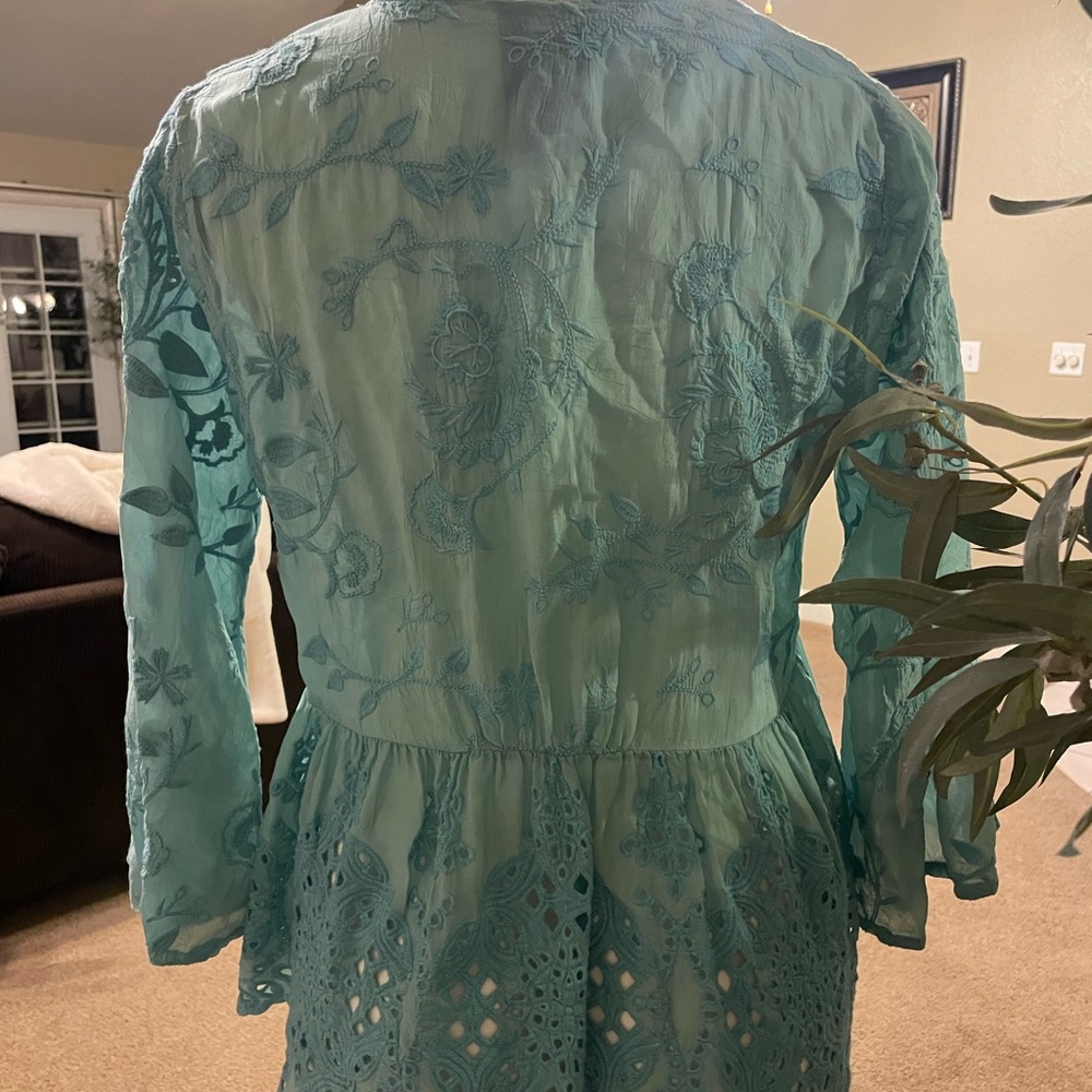 Jhonny Was Light Teal Embroidered V-Neck Blouse - Picture 3 of 5
